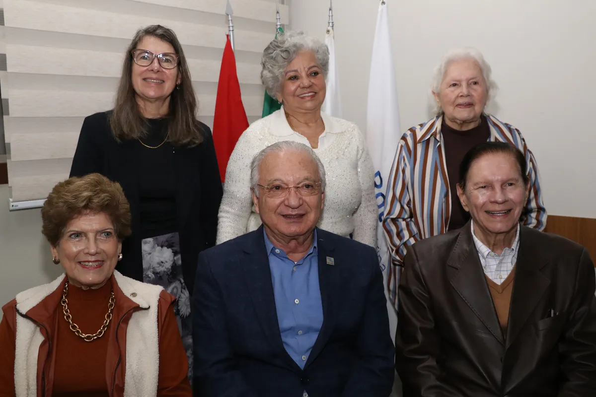 Ivone Dias Ayres, Rev. Osni Ferreira e Severo Canziani (sentados) e, Vera Canziani Silveira, Iza Frasson e Inês Ribeiro (em pé)