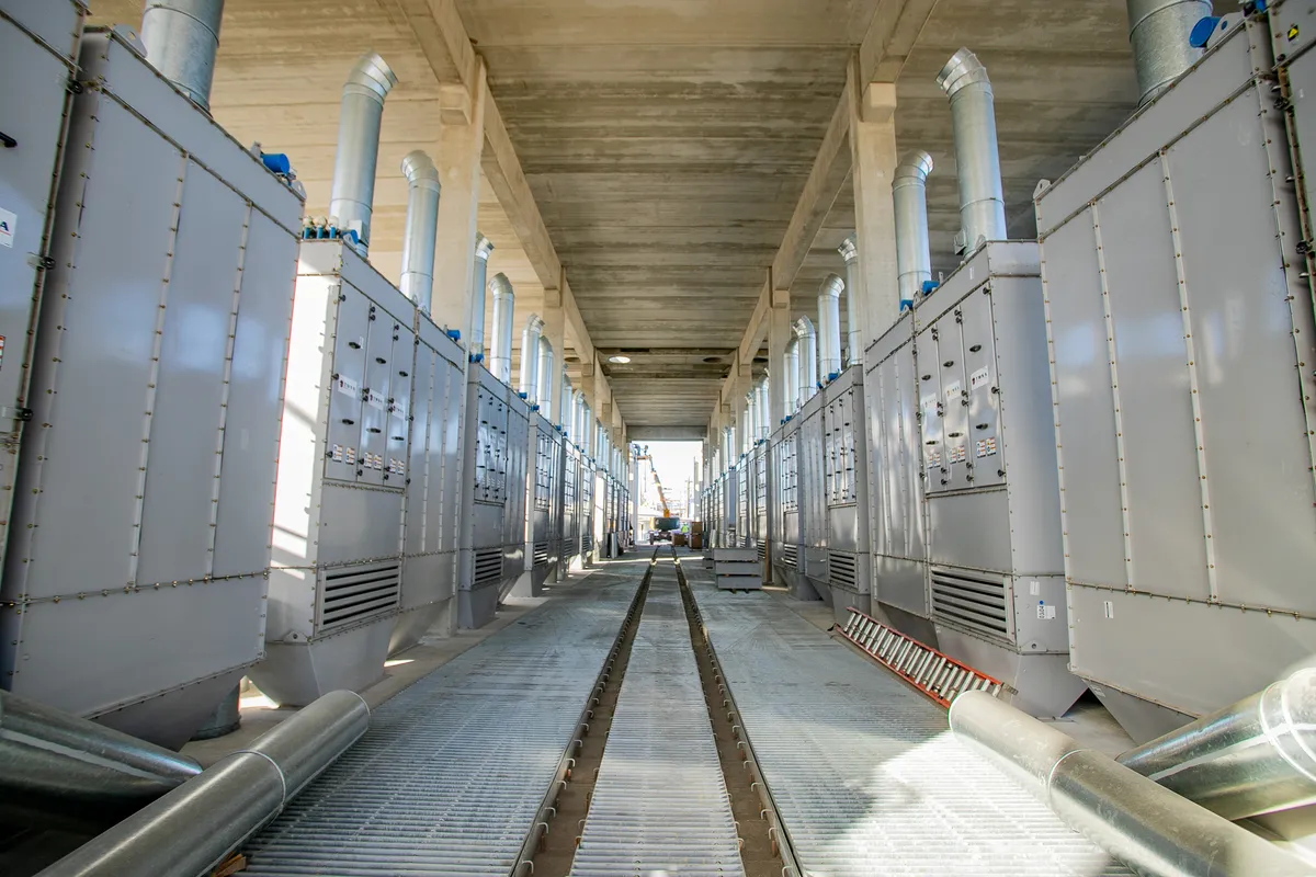 O Moegão, que centraliza a descarga de grãos, é um exemplo do investimento em infraestrutura importante para modernização do Porto de Paranaguá