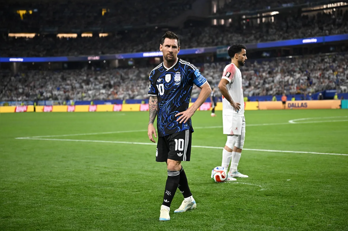 A Argentina, de Messi, poderá encontrar o Brasil na semifinal caso as duas seleções sigam avançando na Copa