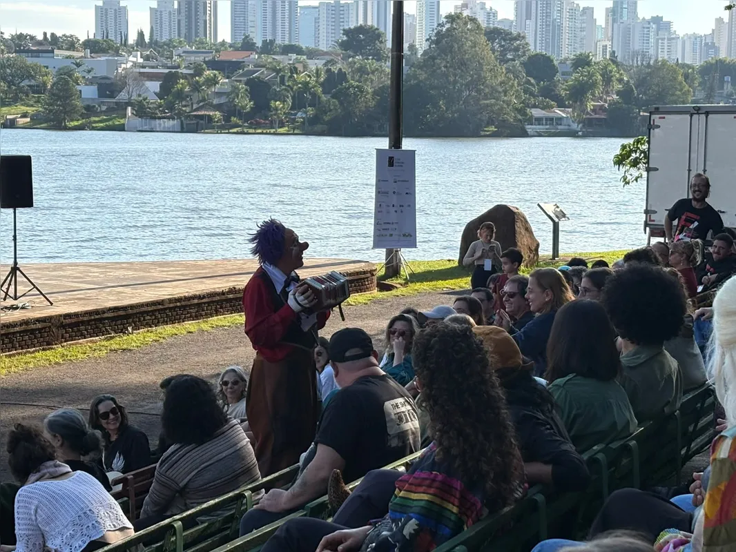 Imagem ilustrativa da imagem 'De Risa en Risa' volta ao Lago Igapó neste domingo
