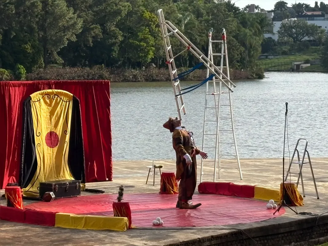 Imagem ilustrativa da imagem 'De Risa en Risa' volta ao Lago Igapó neste domingo