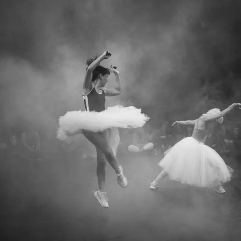 "Bailarinas incendiadas" teve duas apresentações no FILO e atraiu um bom público à Usina Cultural