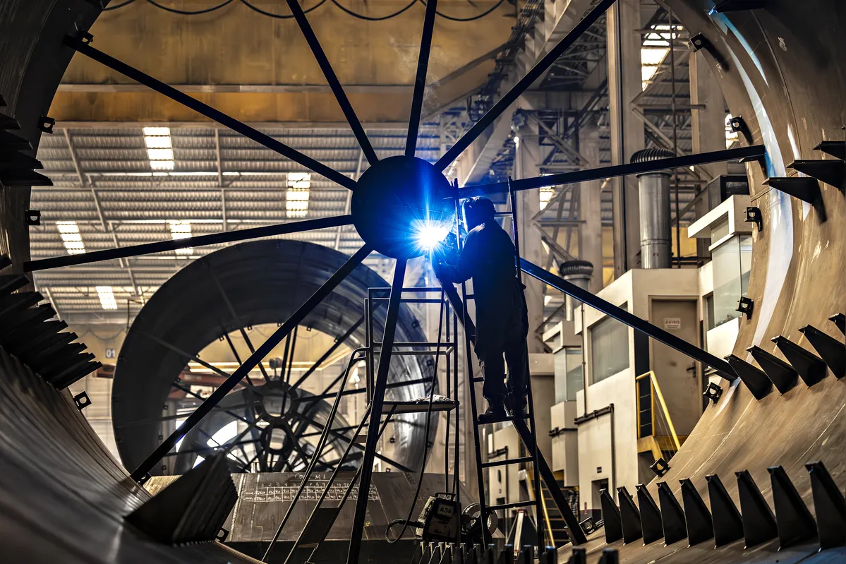 Imagem ilustrativa da imagem Do Paraná para o Brasil: como é a viagem das peças gigantes da indústria pesada