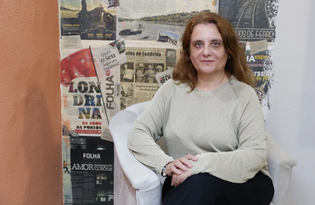 Adriana De Cunto, Chefe de Redação da Folha, lembrou a regra dos 30 segundos, que orienta quem recebeu uma mensagem a analisar o texto antes de compartilhá-lo