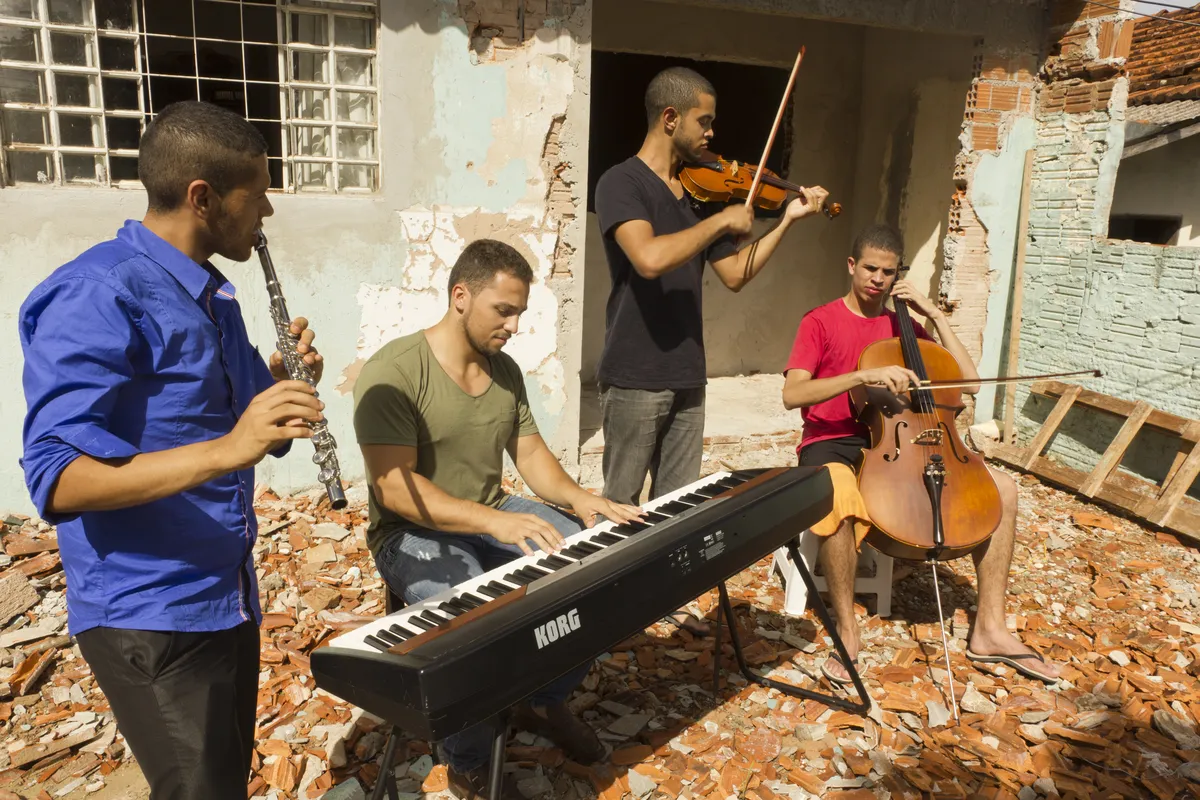Escola Sol Maior: 25 anos de dedicação à formação de jovens músicos brasileiros através de projeto social