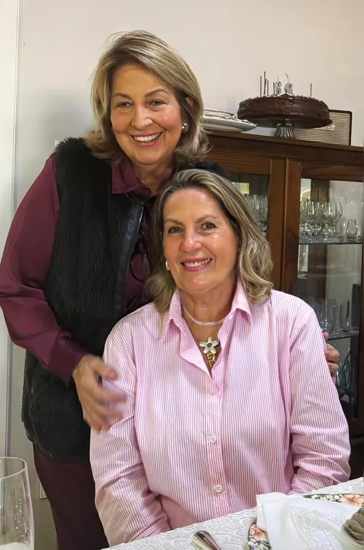 A aniversariante Nádia Moura com Sueli Gonçalves