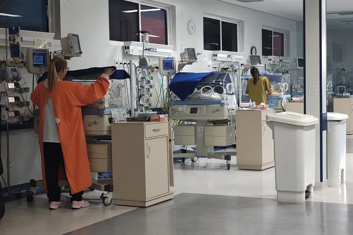 Imagem ilustrativa da imagem Há duas décadas, Hospital do Norte Pioneiro é referência para 22 municípios
