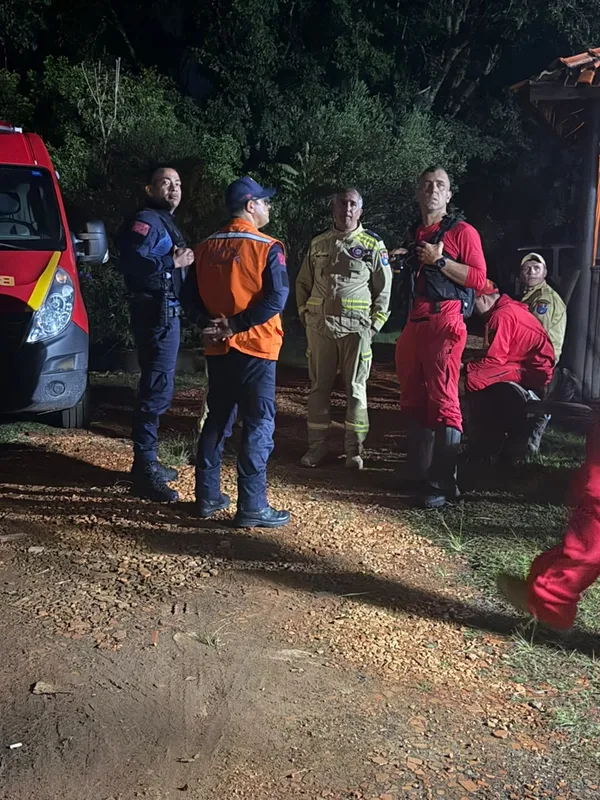Imagem ilustrativa da imagem Helicóptero dos bombeiros intensifica busca por Ana Paula em Sapopema