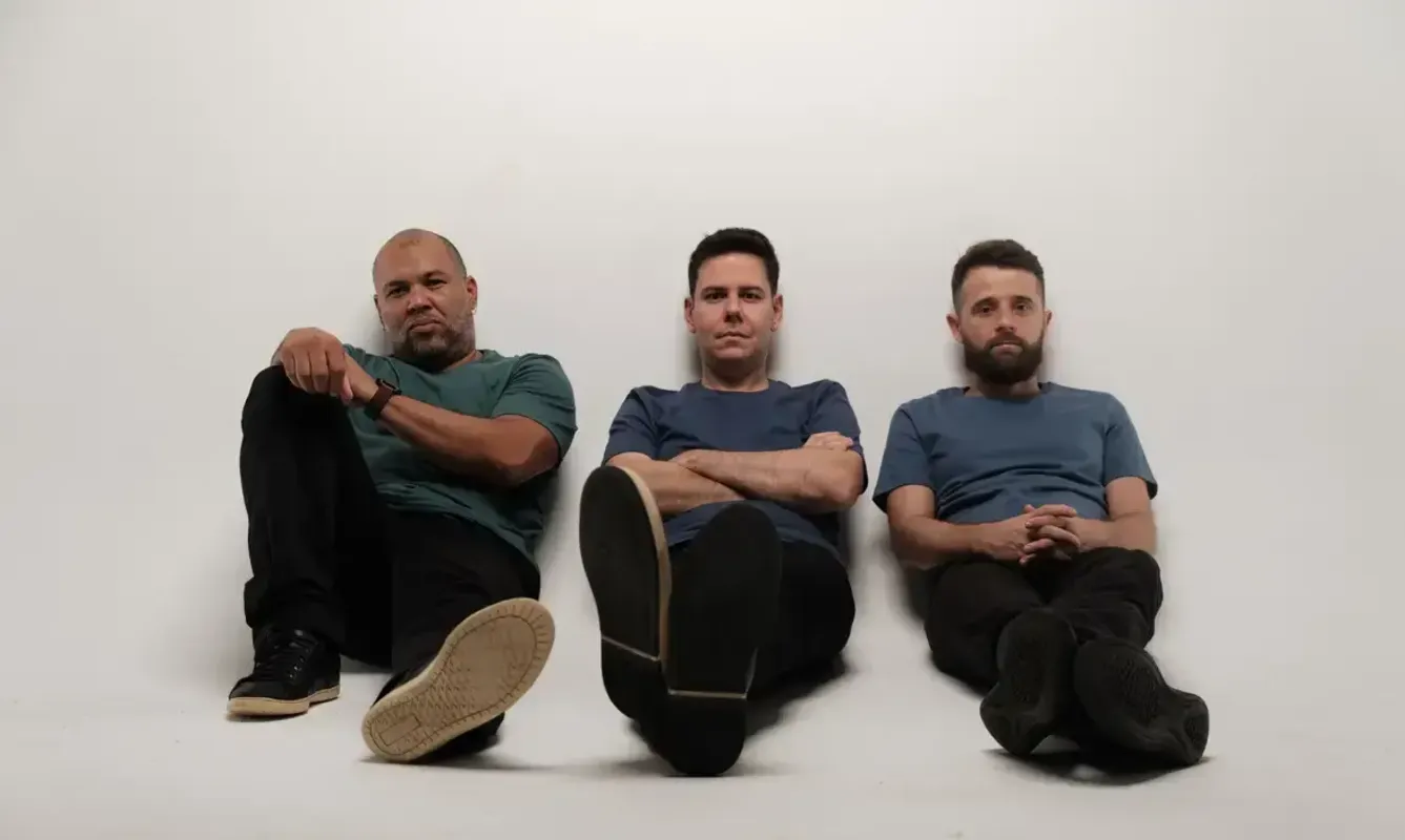 O trio formado por Alexandre Vianna, João Benjamin e Rafael Lourenço revisita composições marcantes do repertório de Moacir Santos