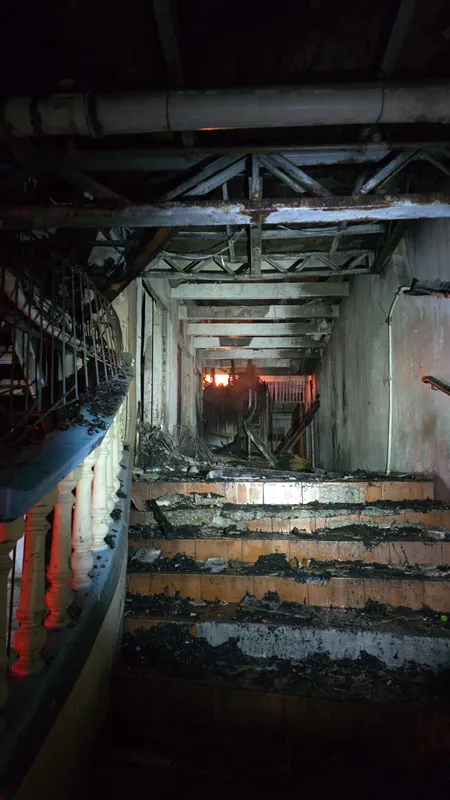 Imagem ilustrativa da imagem Incêndio no Centro de Curitiba deixa dois idosos mortos e um ferido