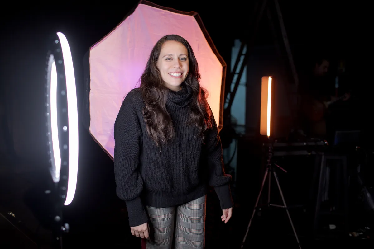 Jéssica Teixeira, atriz de "Monga": "O estranhamento é uma das belezas da vida. E quero continuar vendo essas estranhezas"