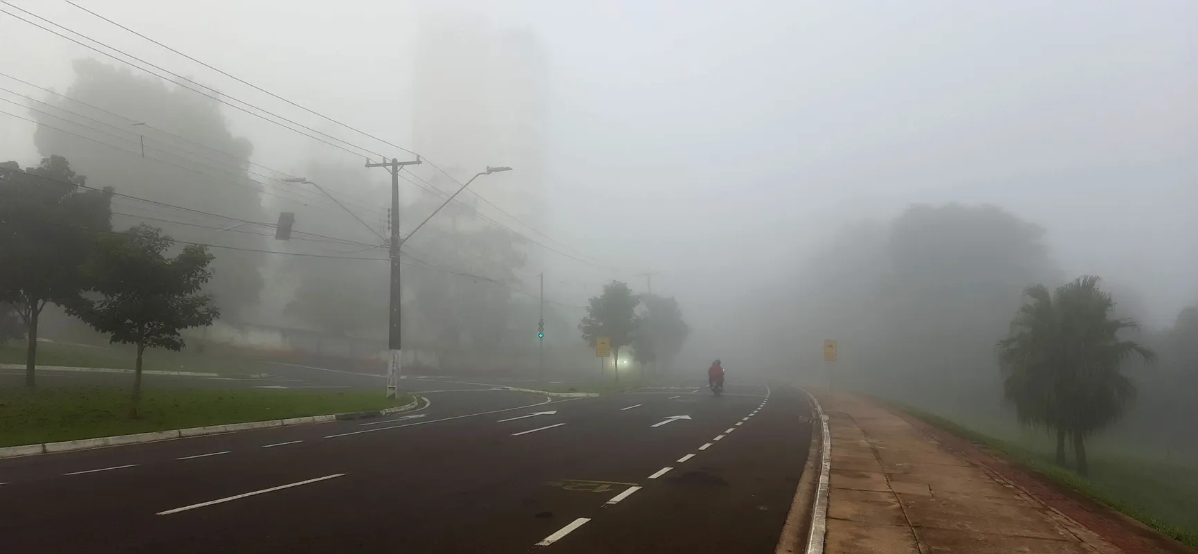 Imagem ilustrativa da imagem Nevoeiro encobre Londrina e deve voltar nos próximos dias