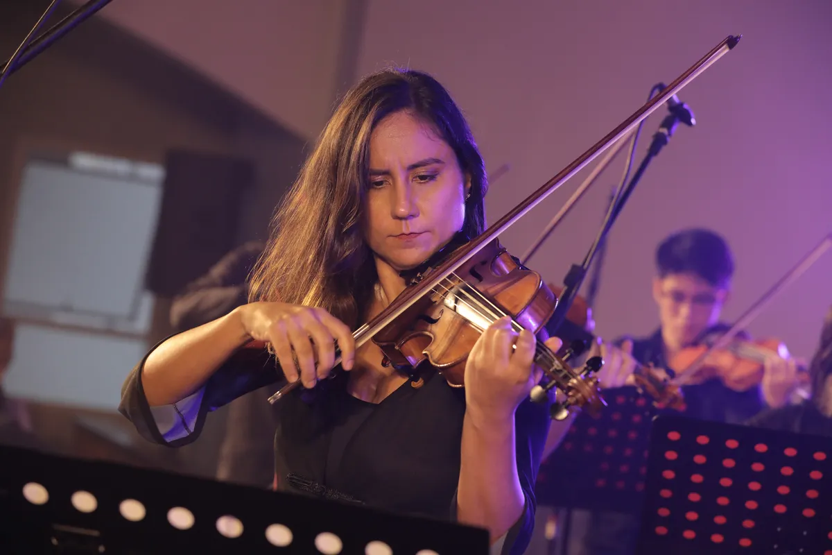 A spalla da Orquestra Sinfônica Brasileira, Priscila Rato, foi a solista do concerto