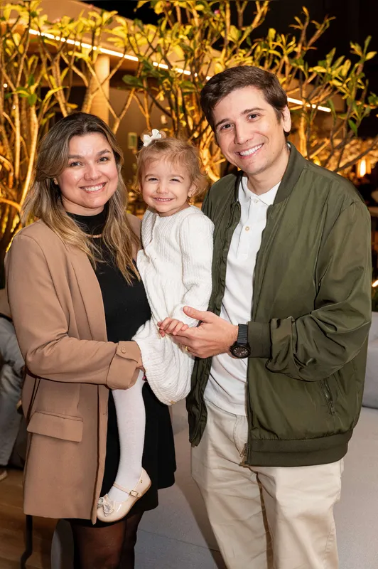 Dayana, Antonella e Vinicius Bravo