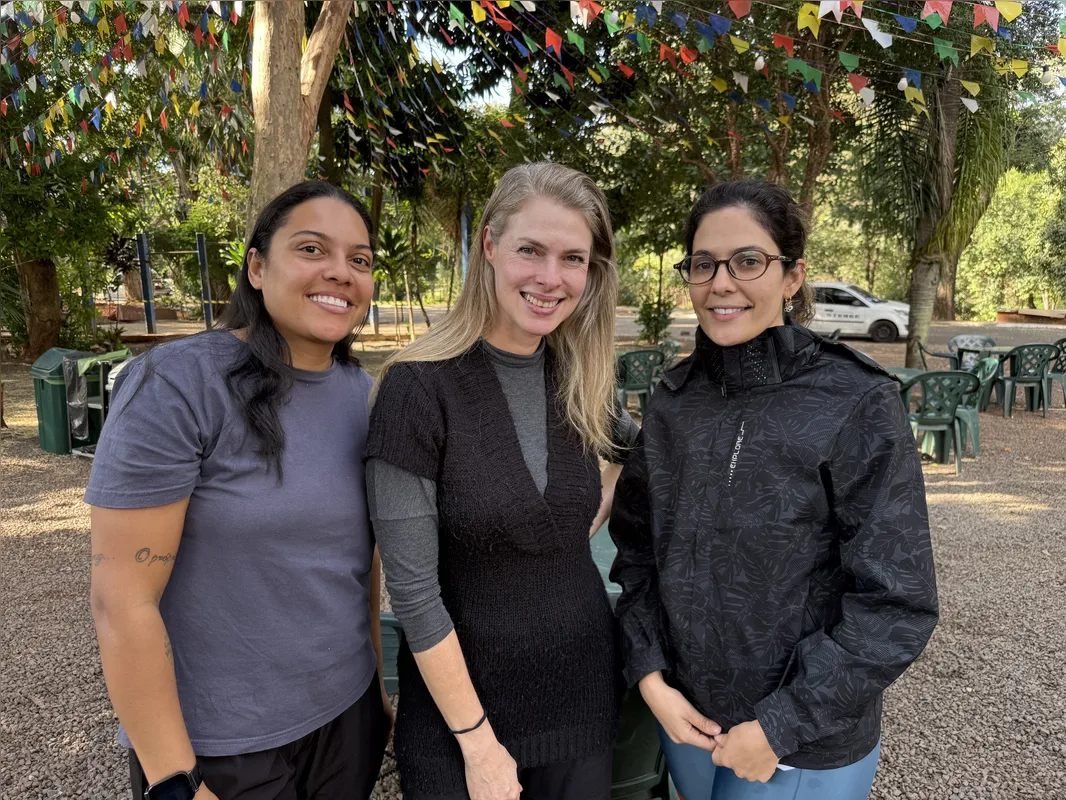 Michelle, Karla e Juliana esperam ainda mais movimentação no restaurante em que trabalham após o fim da reforma