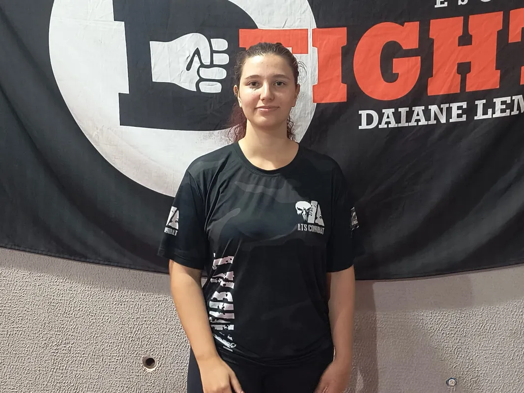 Livia de Oliveira pretende comprar um spray de pimenta: "É uma ótima opção para se proteger; recomendo para todas as mulheres à minha volta"
