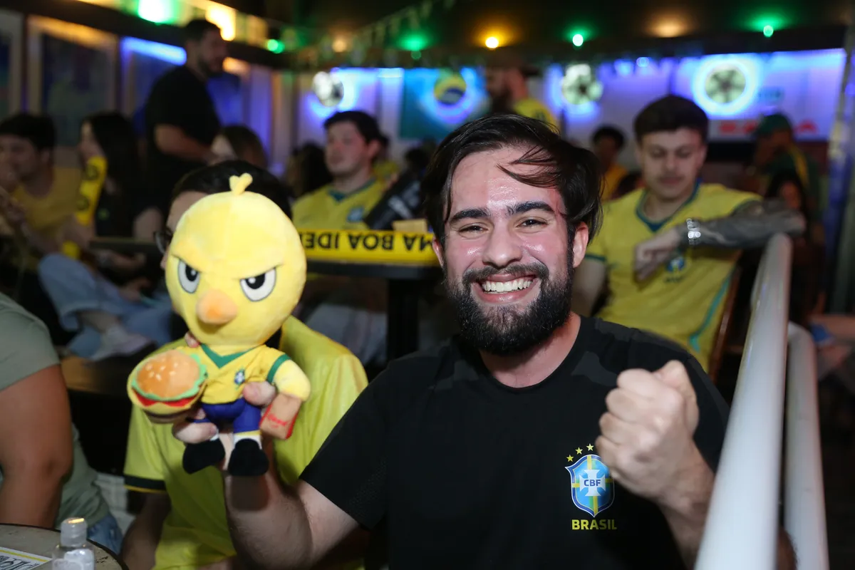 João Gabriel assistiu ao jogo do Brasil fora de casa pela primeira vez: sensacional
