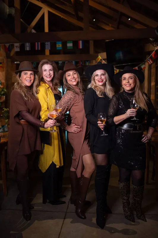 Márcia Quadrado, Newce Cruciol, Viviane Próspero, Vanessa Gimenez, Adriana Brunarte