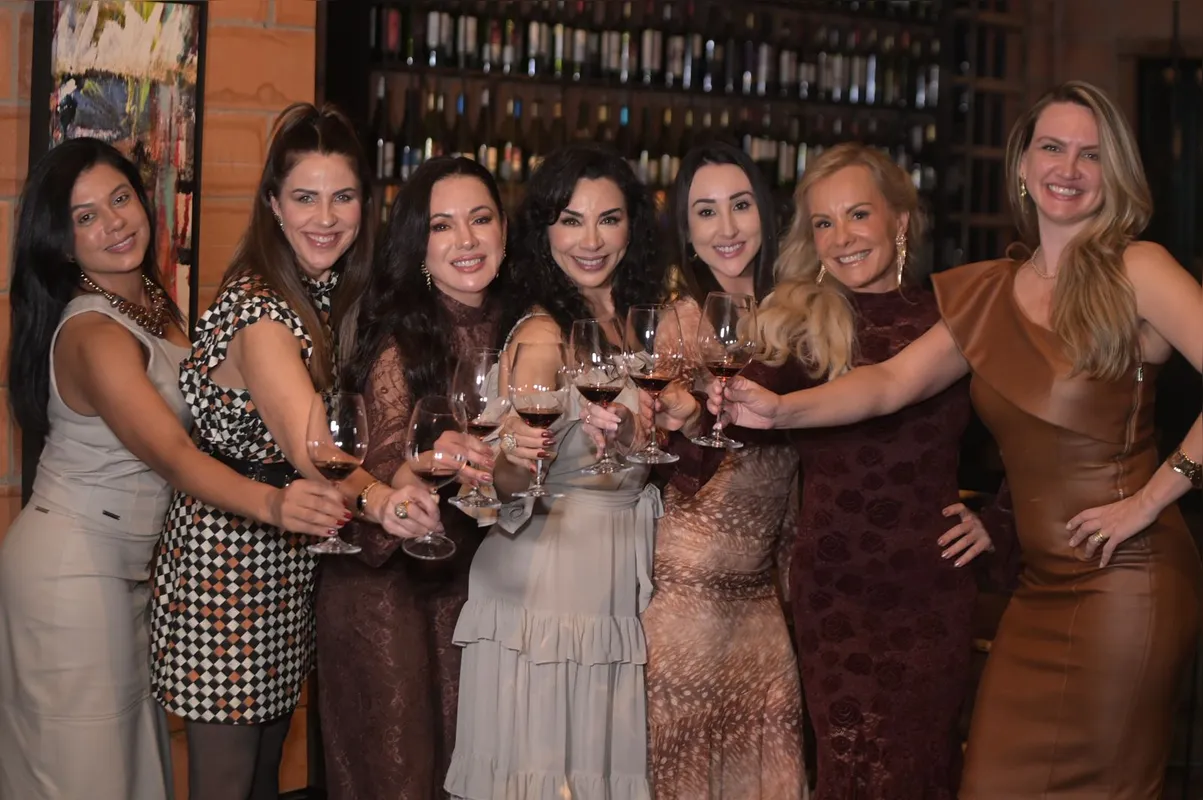 Adriana Duarte, Jaqueline Preissler, Luiza Morais, Ellen Belo, Larissa Gouvea, Eneida Stawinski e Dra Marilia Azevedo