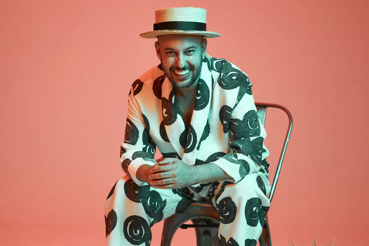 Paulo Vitor Poloni apresenta dez canções inéditas em show neste sábado (8)