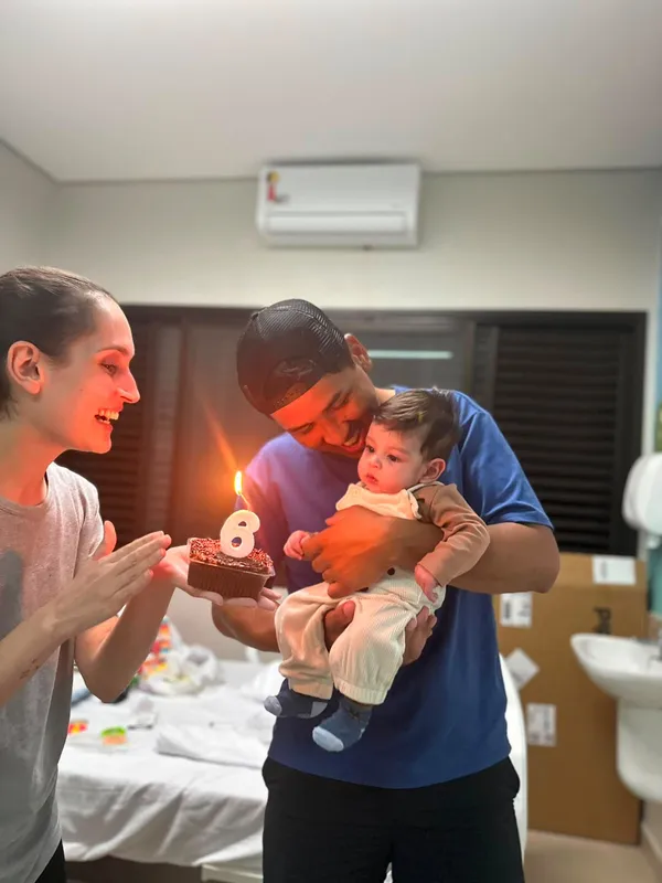 Estefany e Rafael celebraram o 6º mês de vida do filho no hospital