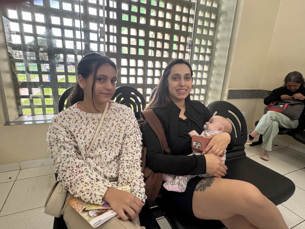 Fernanda Lima com as filhas Maria e Emília: “Eu tenho visto dentro da minha casa que a vacina tem evitado internações e complicações em diversos níveis”