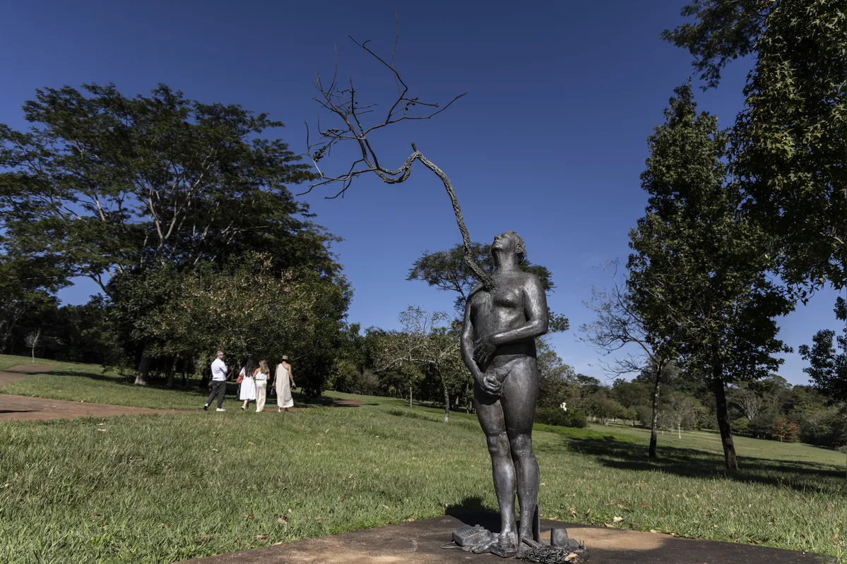 O Nascimento do Amor, escultura em bronze (2019), de Marco Paulo Rola