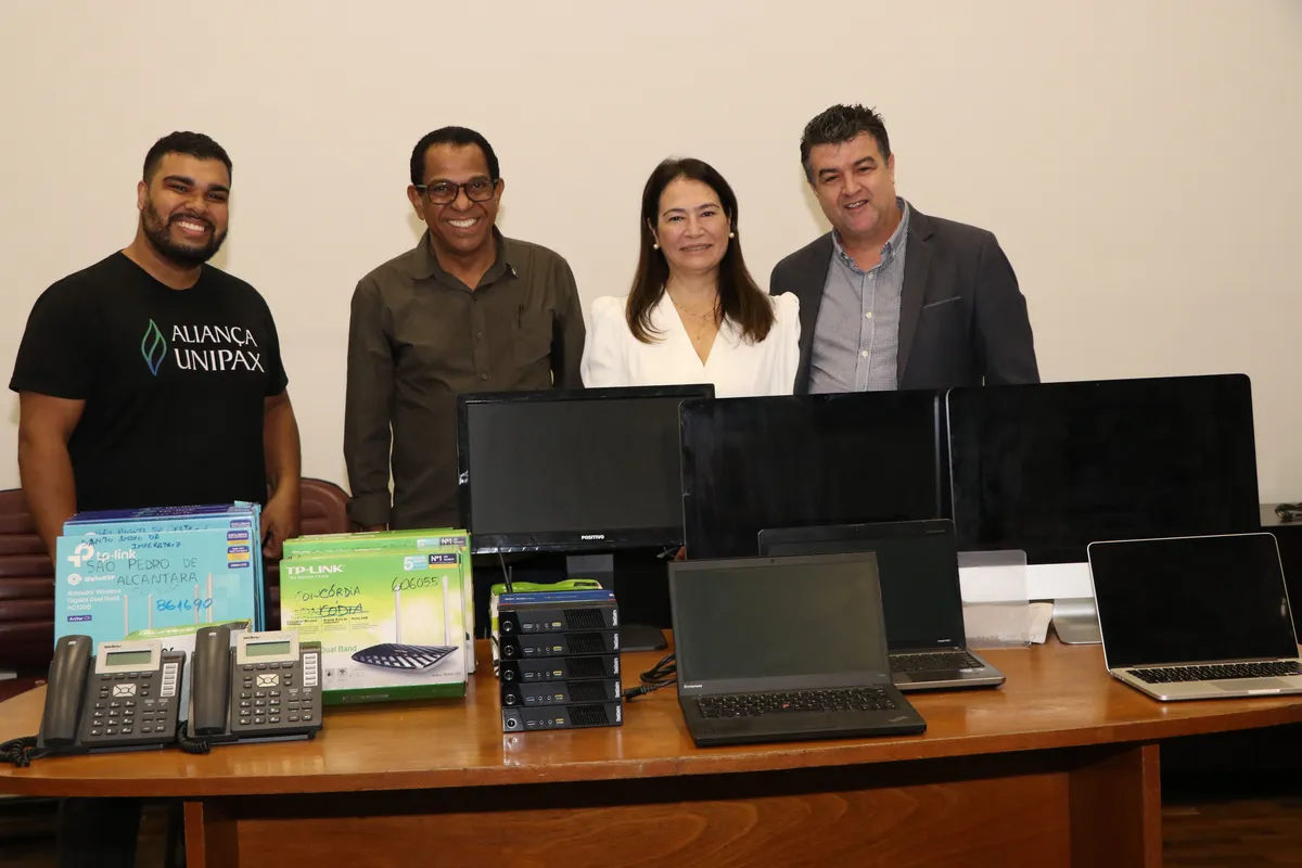 Eduardo Alonso Oliveira de Jesus, Luiz Carlos Ferreira, Adryane Araujo e Alex Gonçalves