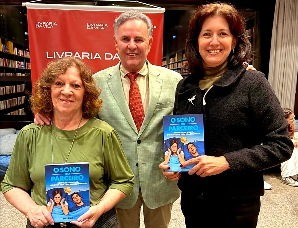 O autor com as professoras Maria de Fátima Ribeiro e Renata Oliveira