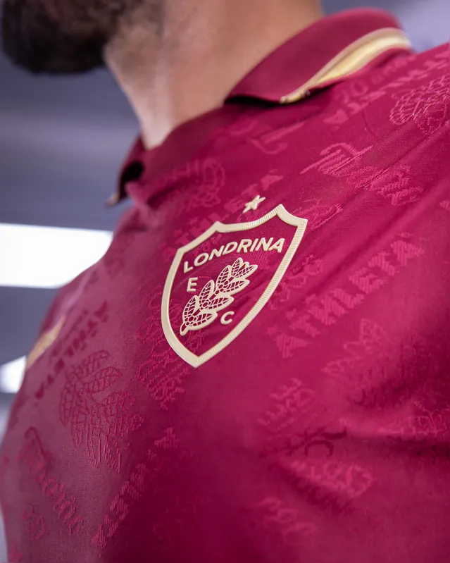 Imagem ilustrativa da imagem Londrina vai estrear nova camisa vermelha; veja detalhes