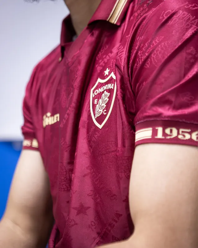Imagem ilustrativa da imagem Londrina vai estrear nova camisa vermelha; veja detalhes
