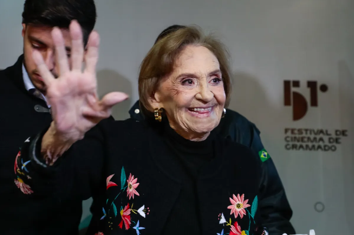 Laura Cardoso foi homenageada no 51º Festival de Gramado em 2023