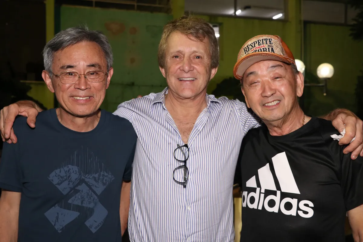 Wilson Kaneshima, o presidente da Sauna Umuarama Donizete de Sá e Antônio Tomio Furuta
