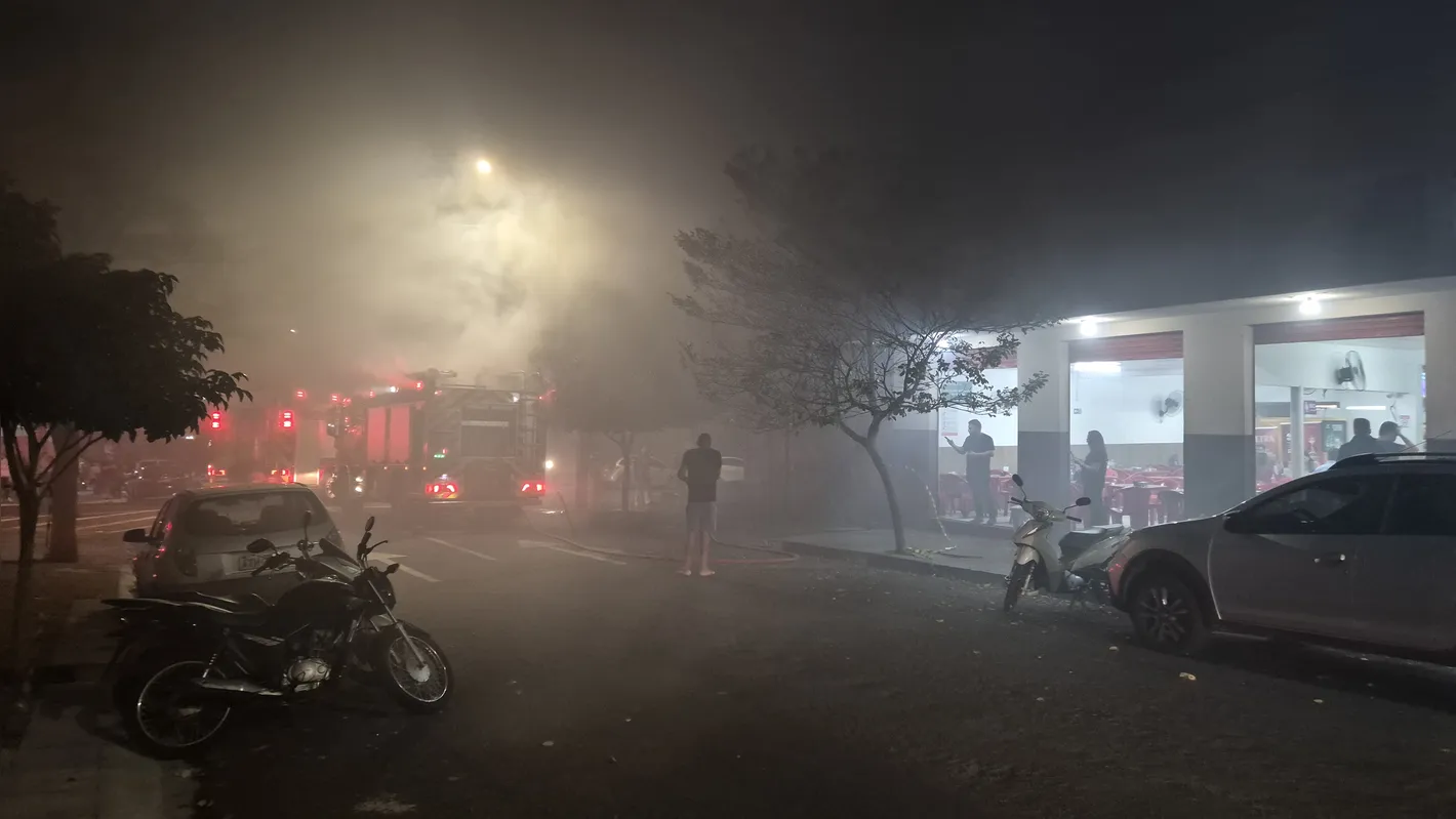 Imagem ilustrativa da imagem Oficina de motos é atingida por segundo incêndio em cinco meses em Londrina