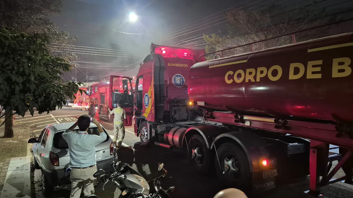Imagem ilustrativa da imagem Oficina de motos é atingida por segundo incêndio em cinco meses em Londrina