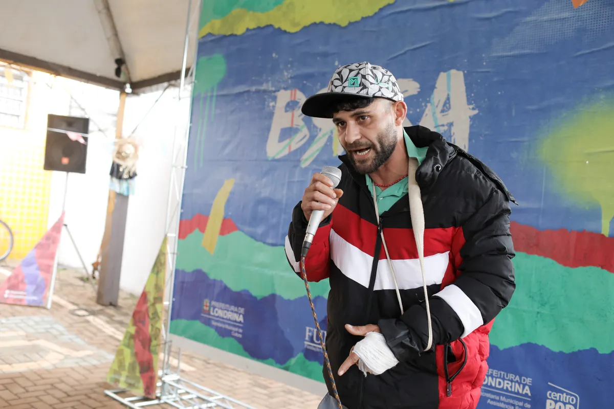 Sarau conta com o Palco Aberto, momento em que o público assume os microfones para improvisos