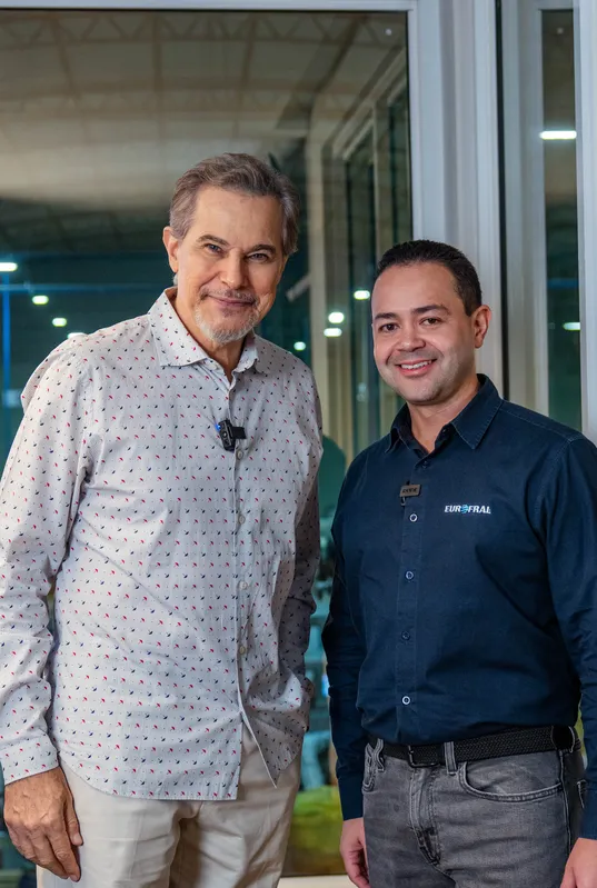 Edson Celulari e o diretor industrial da Eurofral, Paulo Junqueira