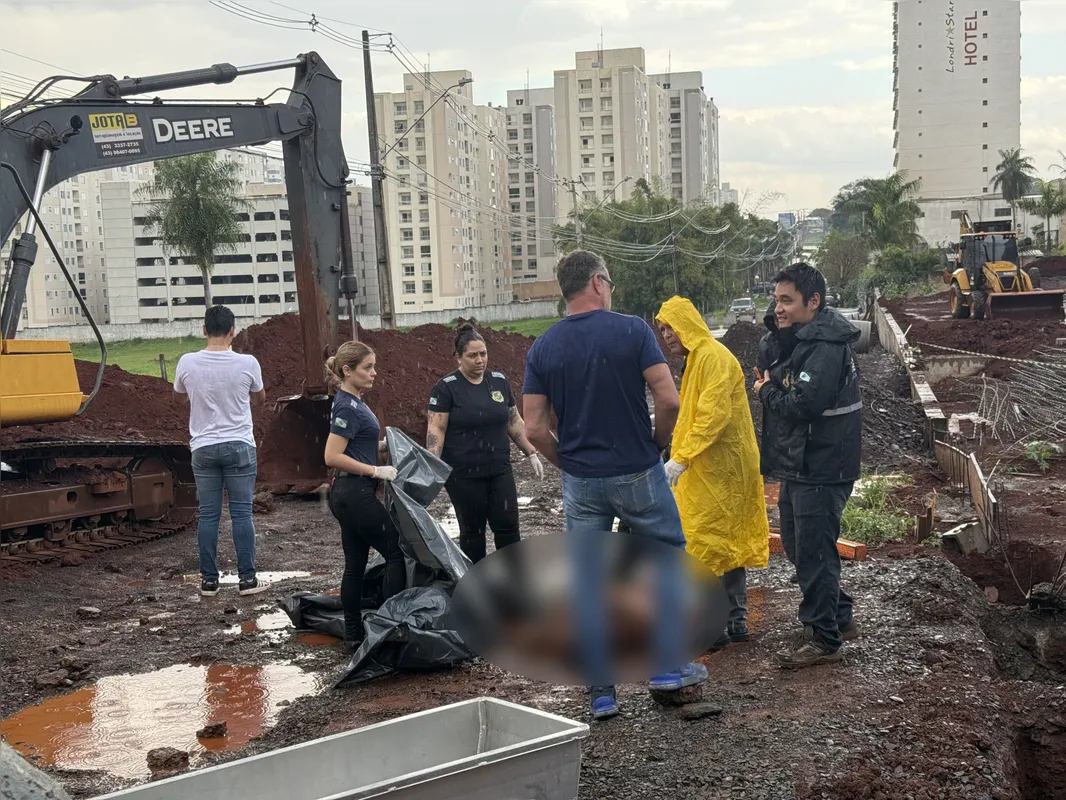 A Polícia Científica recolheu o corpo do trabalhador e o encaminhou ao IML de Londrina