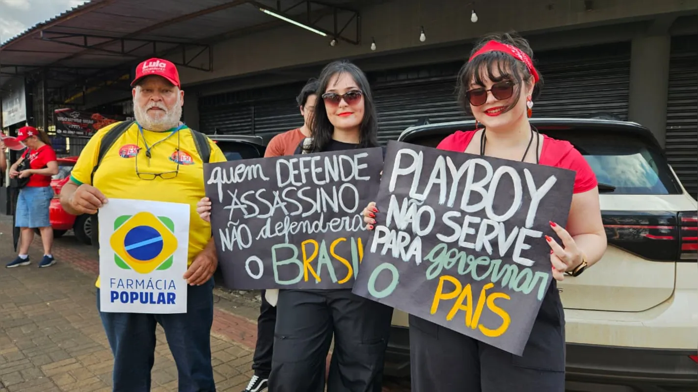 Apoiadores do presidente Lula, em manifestação na zona norte de Londrina