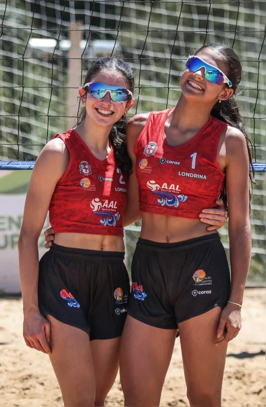 Rafaela Calazans Nasraui Testa e Giovana Ferreira Veronesi,