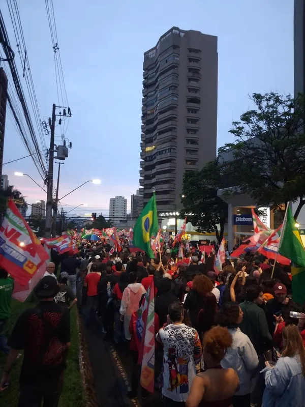 Em Londrina, manifestação ocorreu na avenida Higienópolis