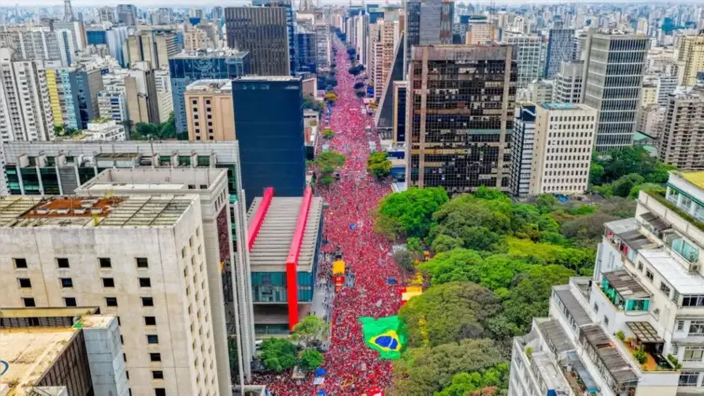 Organização calcula que mais de um milhão de pessoas participaram do ato pró-Lula