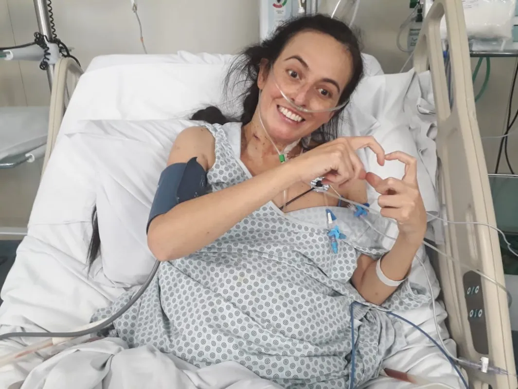 Adriele Bueno aguardou na fila para um transplante de pulmão por dois anos, cada vez mais debilitada pela hipertensão arterial pulmonar