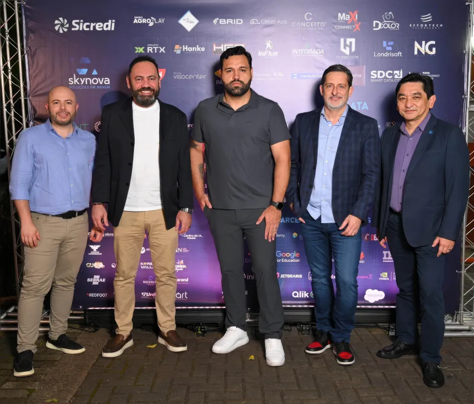 Emerson Zanoti (Castrolanda), Celso Faria (CETACEO / BA2EDU), Renan Fernandes (Avant Services), Jean Vogel (Hub Cidades) e Fernando Misato (Sucesu PR)