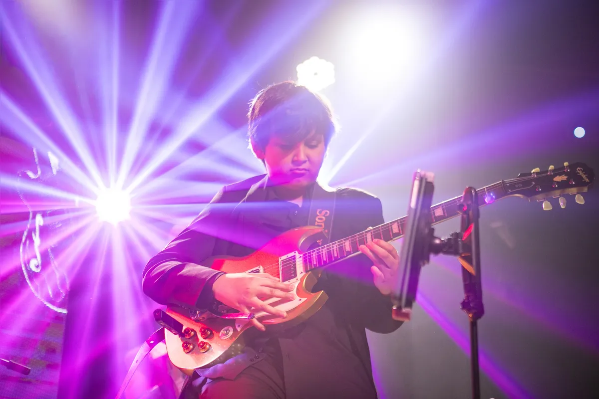 Kadu, filho de Kiko Jozzolino, também faz parte do show: blues de geração em geração
