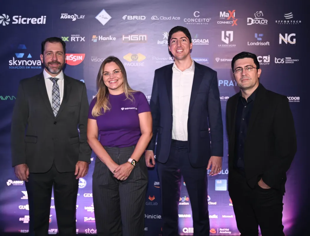 Fernando Bastos (Advocacia), Patrícia Estima (Semantix), Rodrigo Franco (Gmaster) e Carlos Nakano Jr. (APL de TIC)