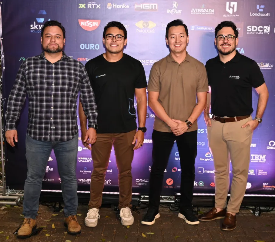Diego Fernandes (Skynova), Rafael Hasegawa (Londrisoft), Allyson Cavaguchi (Power KR) e Bruno Machado (Power KR)