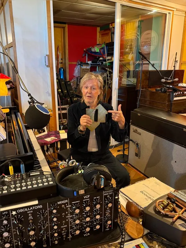 Paul McCartney: "Às vezes me pergunto se não estou sempre escrevendo sobre o passado, mas depois penso: ‘Sobre o que mais eu poderia escrever?’