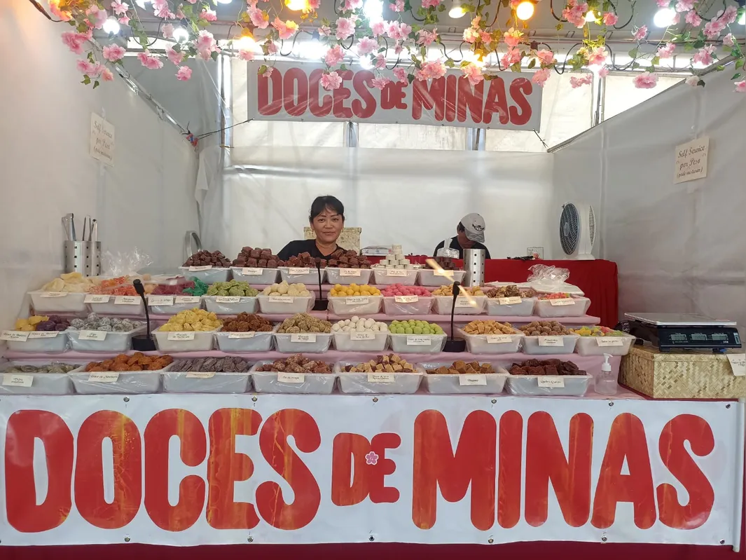 Líria Goto está no quarto ano consecutivo no Matsuri e percorreu mais de 700 quilômetros para deixar o evento ainda mais gostoso com doces mineiros