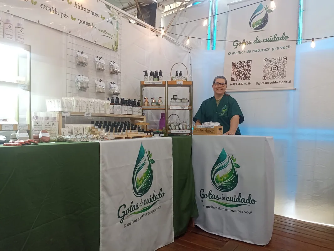 Autocuidado e bem-estar estão presentes no evento com a proposa da Gotas de Cuidado, de Ana Letícia Castilho: óleos essenciais, sabonetes velas e body splash são algumas opções